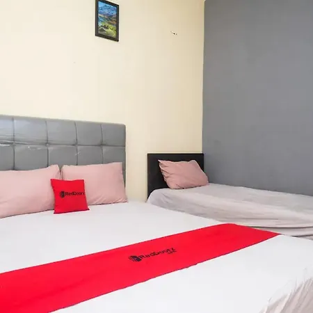 RedDoorz At Golden Inn Tugu Yogyakarta-2