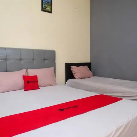 RedDoorz At Golden Inn Tugu Yogyakarta-3